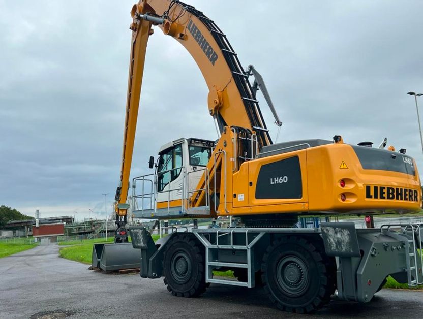 LIEBHERR LH 60 material handler